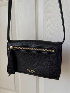 Kate Spade New York Black Pebbled Leather Crossbody / Wallet Bag